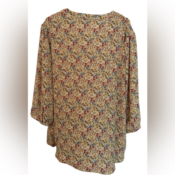 ROSE & OLIVE Plus Size Flora Top - Picture 2 of 5
